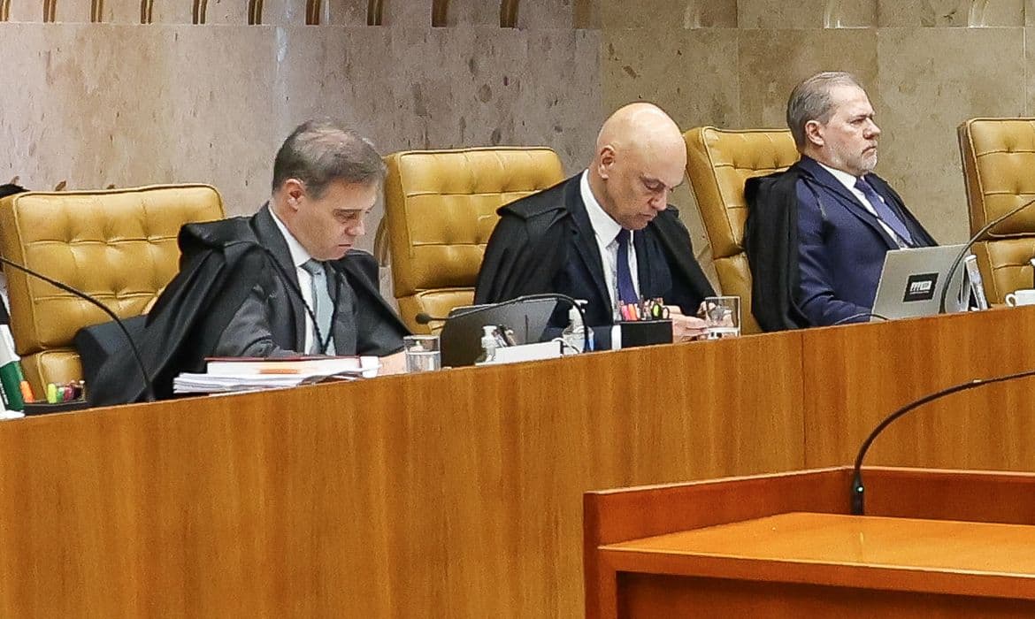 Crise no STF: Supremo sai menor do que entrou no julgamento