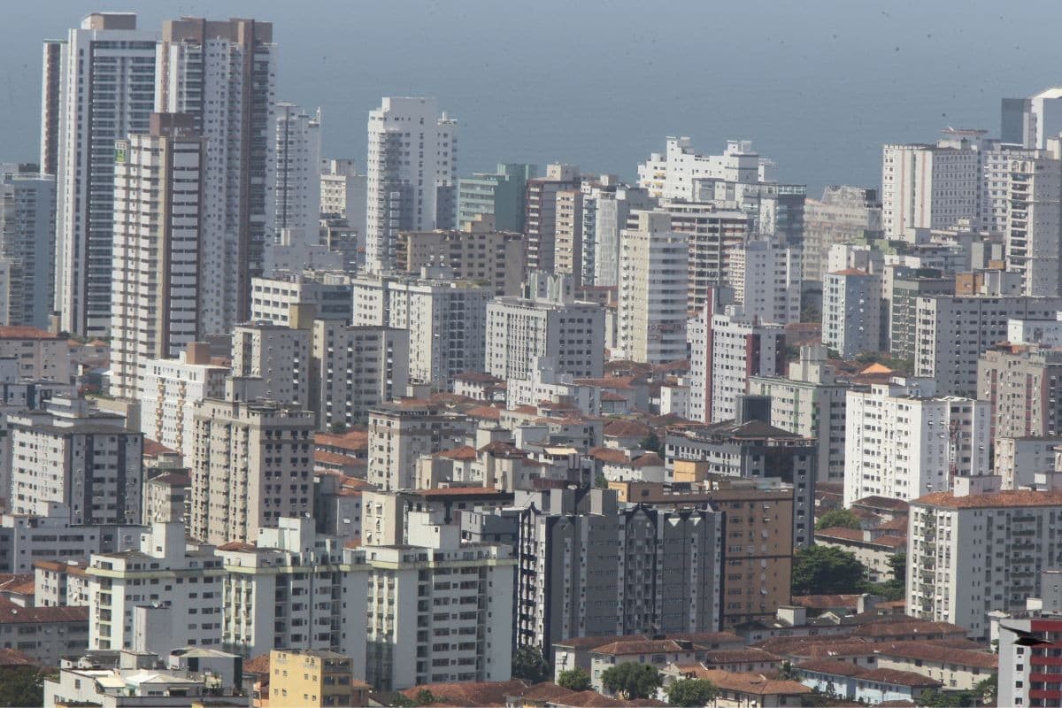 Aluguel de temporada sobe até 166% nas férias de julho no litoral de SP; entenda