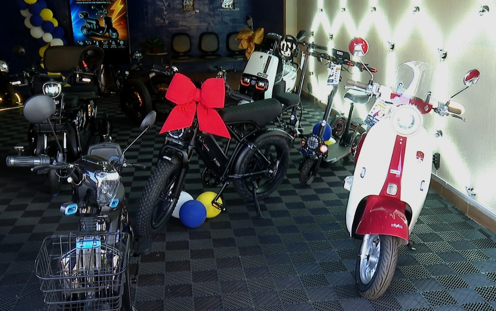 Como chegada das motos elétricas mudou rotina de lugar conhecido como 'cidade da bicicleta' no interior de SP