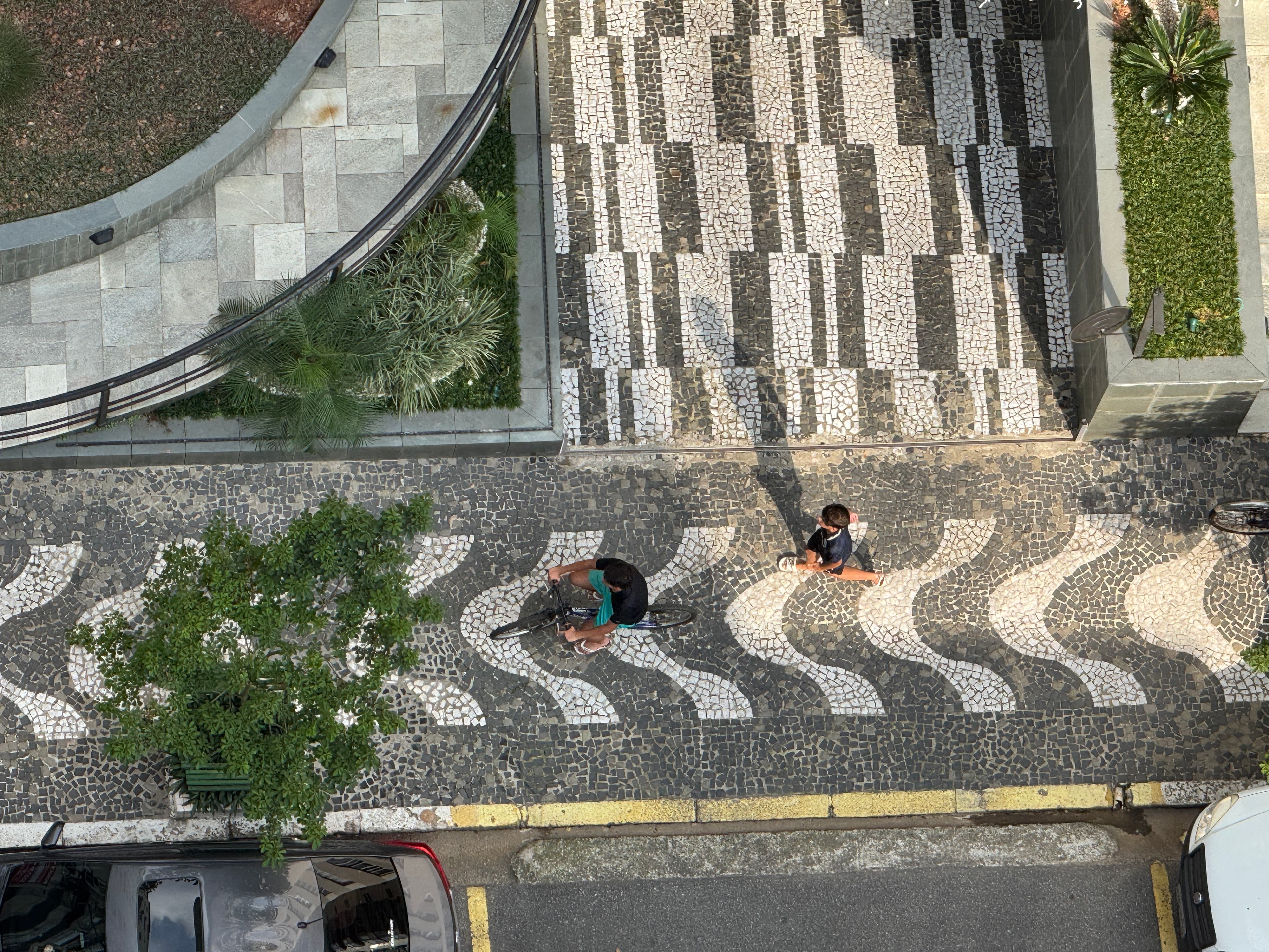 Prefeitura de Santos poderá assumir gestão e manutenção das calçadas; entenda