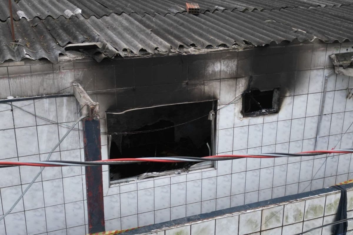 Menina de 3 anos morre e outra fica ferida após incêndio em casa no litoral de SP