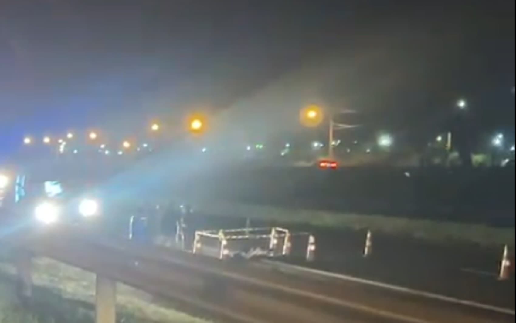 Motociclista cai na pista com filho, é atropelado e morre na Rodovia Abrão Assed em Ribeirão Preto, SP