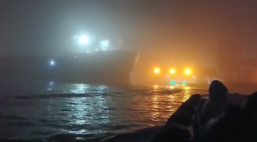 Nevoeiro causa prejuízo milionário ao fechar o maior porto da América do Sul; entenda