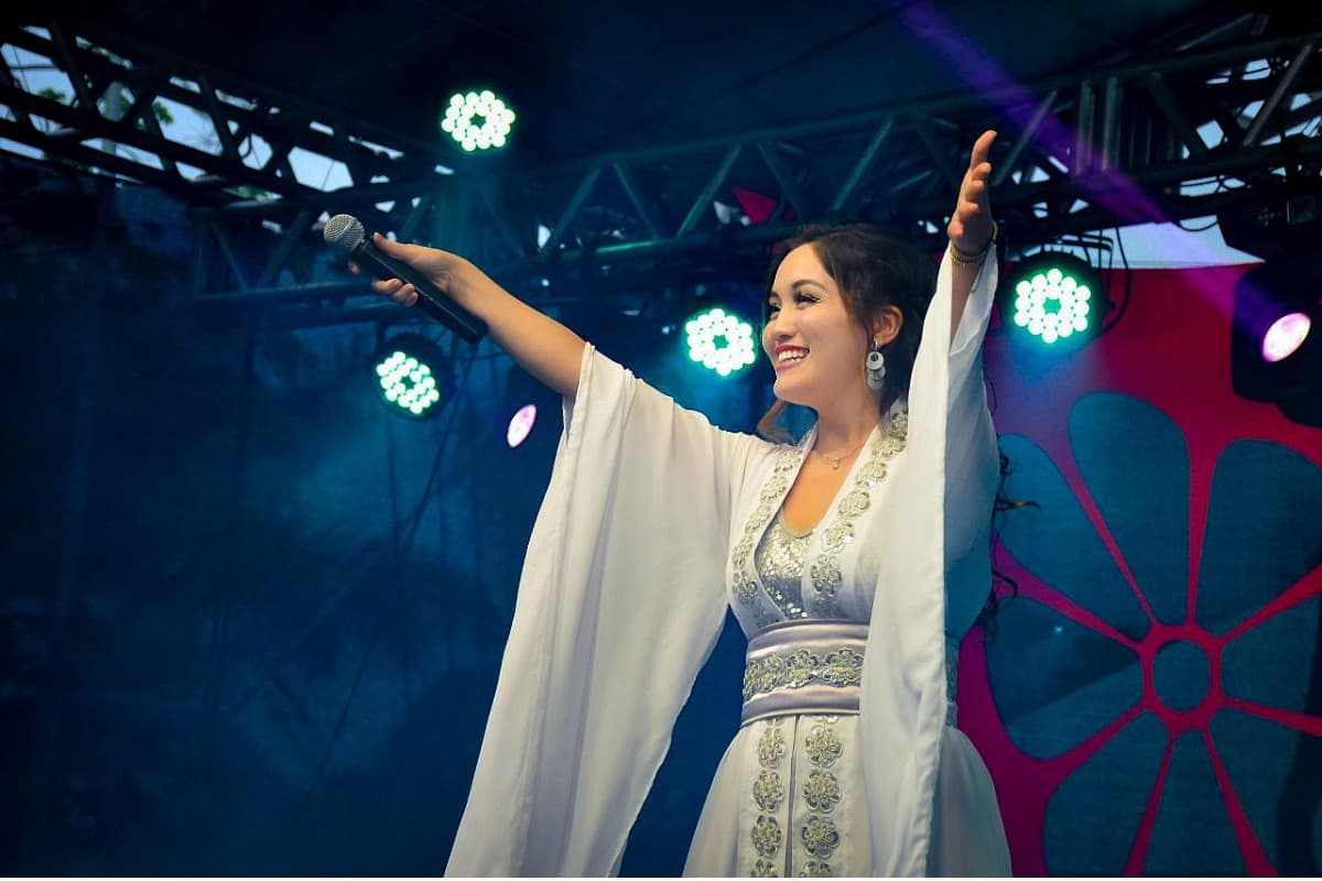 Festival japonês reúne gastronomia, cosplay e atrações gratuitas em Guarujá; veja a programação