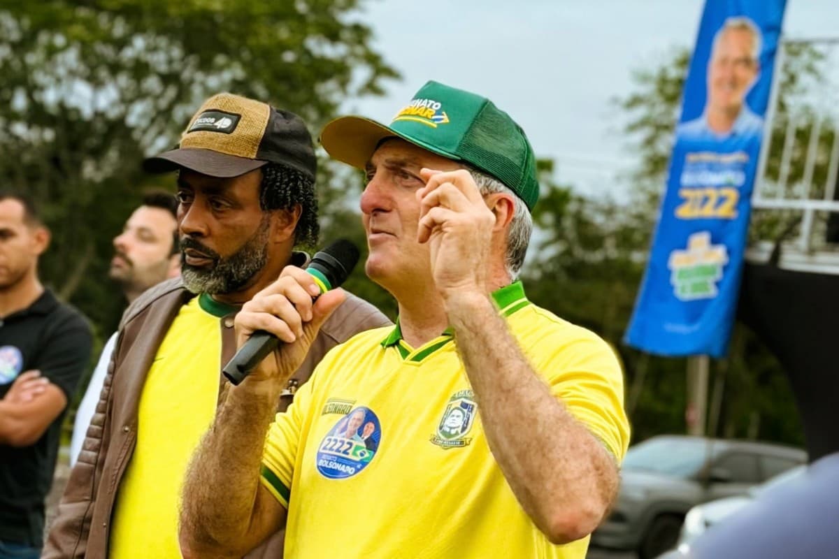 Irmão de Bolsonaro eleito para deputado após perder 7 eleições diz que recebeu 'herança do nome'