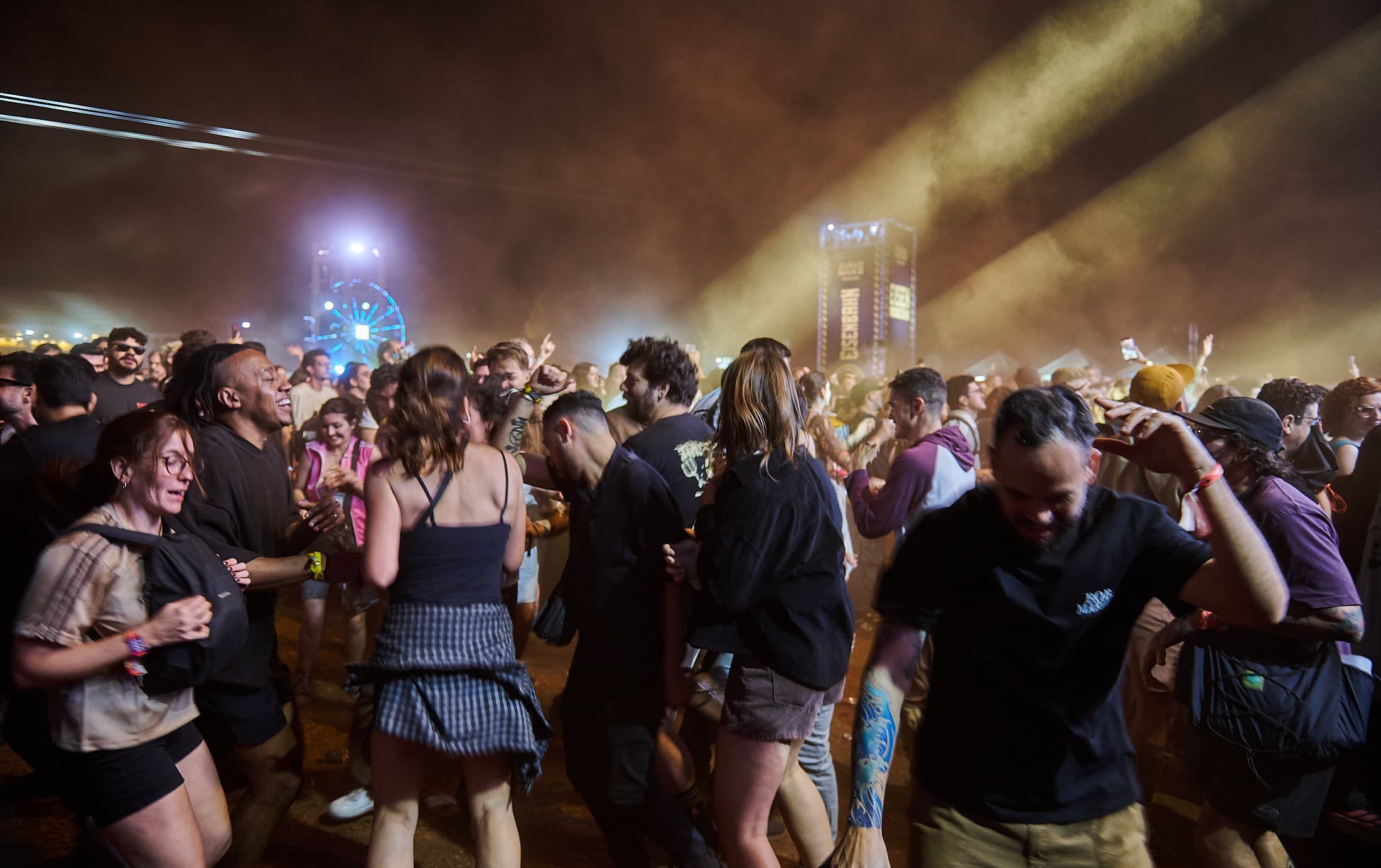 BaianaSystem traz Vandal e BNegão para o João Rock e faz multidão levantar poeira pela 4ª vez no festival