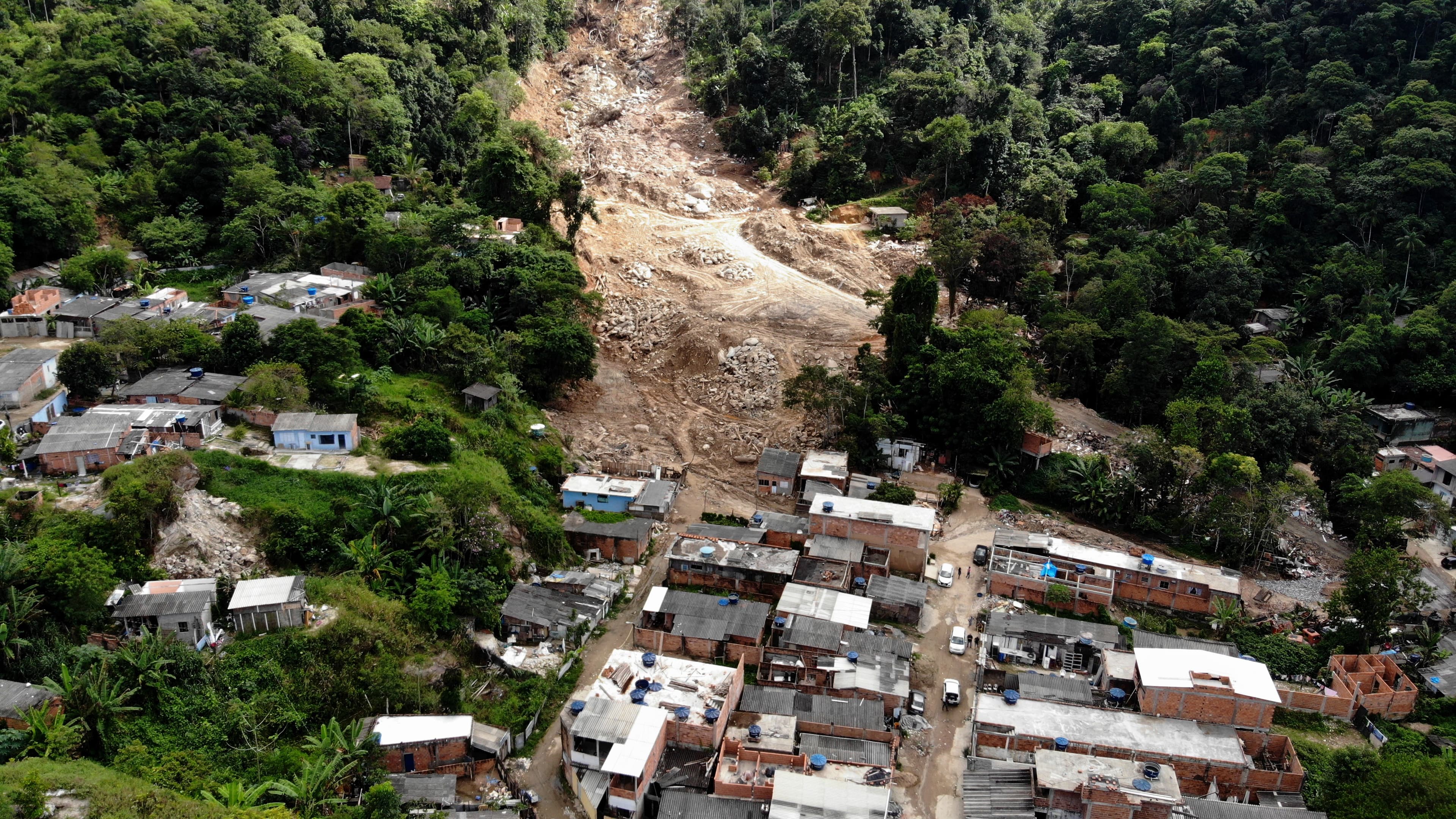 El Niño faz Guarujá iniciar plano da Defesa Civil em áreas de risco