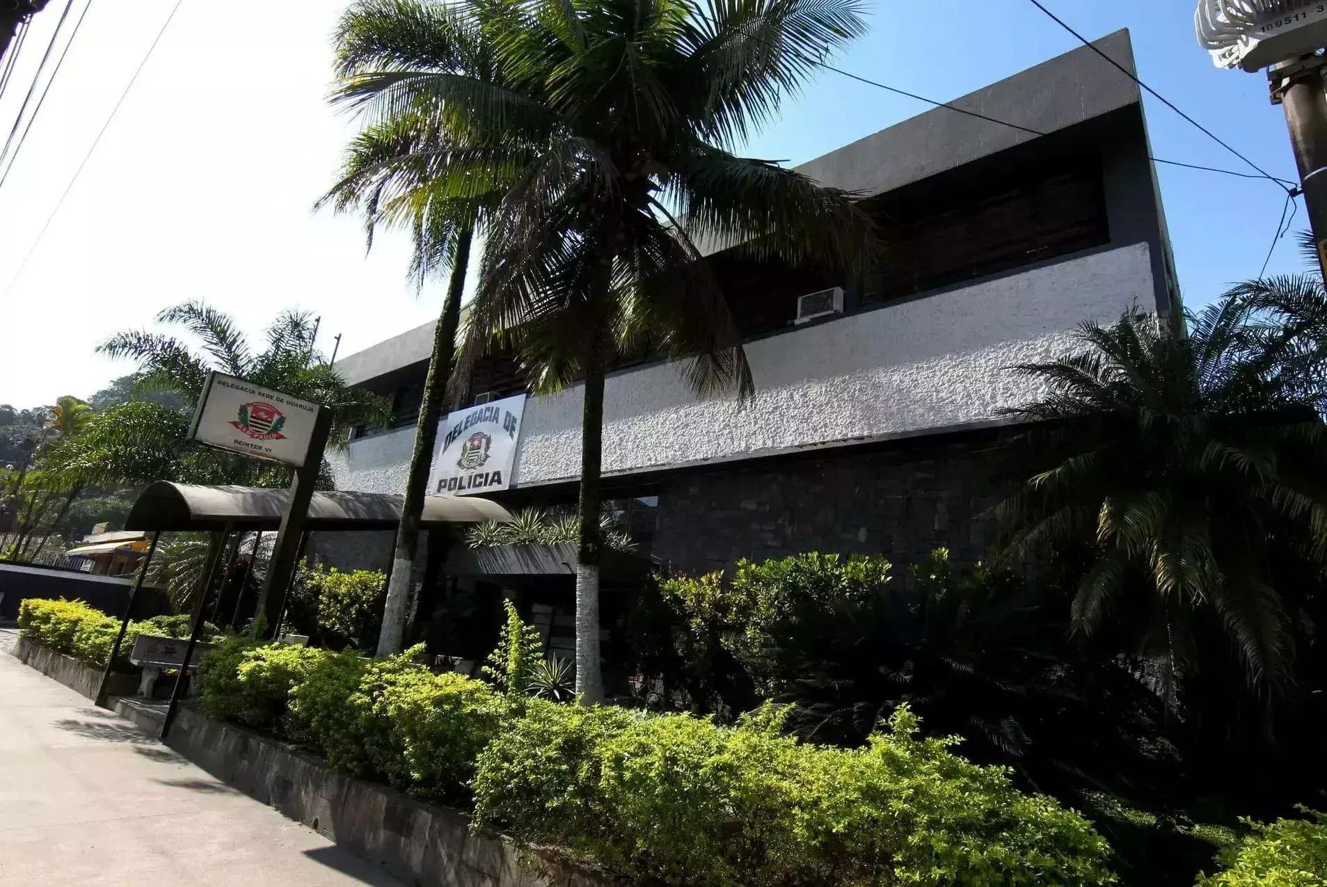 Homem é preso em flagrante por agredir ex-companheira e quebrar apartamento no litoral de SP