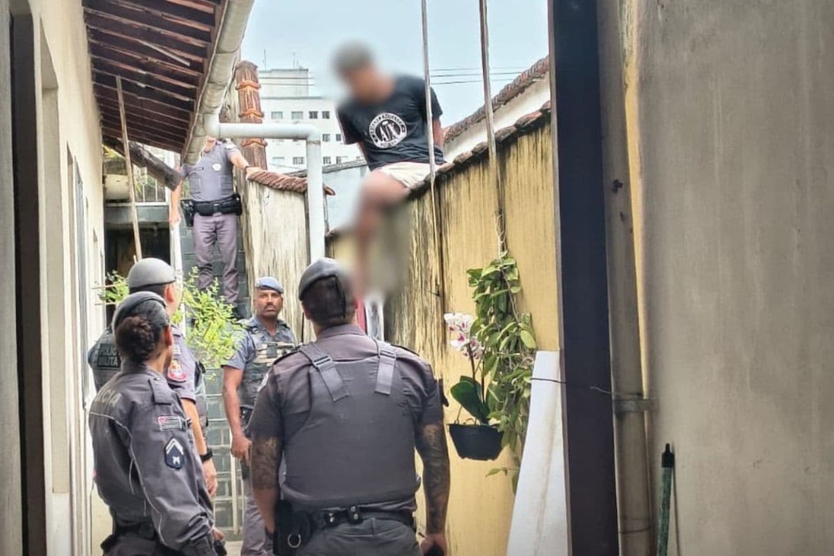 Idosos e cuidadora ficam reféns em assalto no litoral de SP; polícia prende dupla na fuga